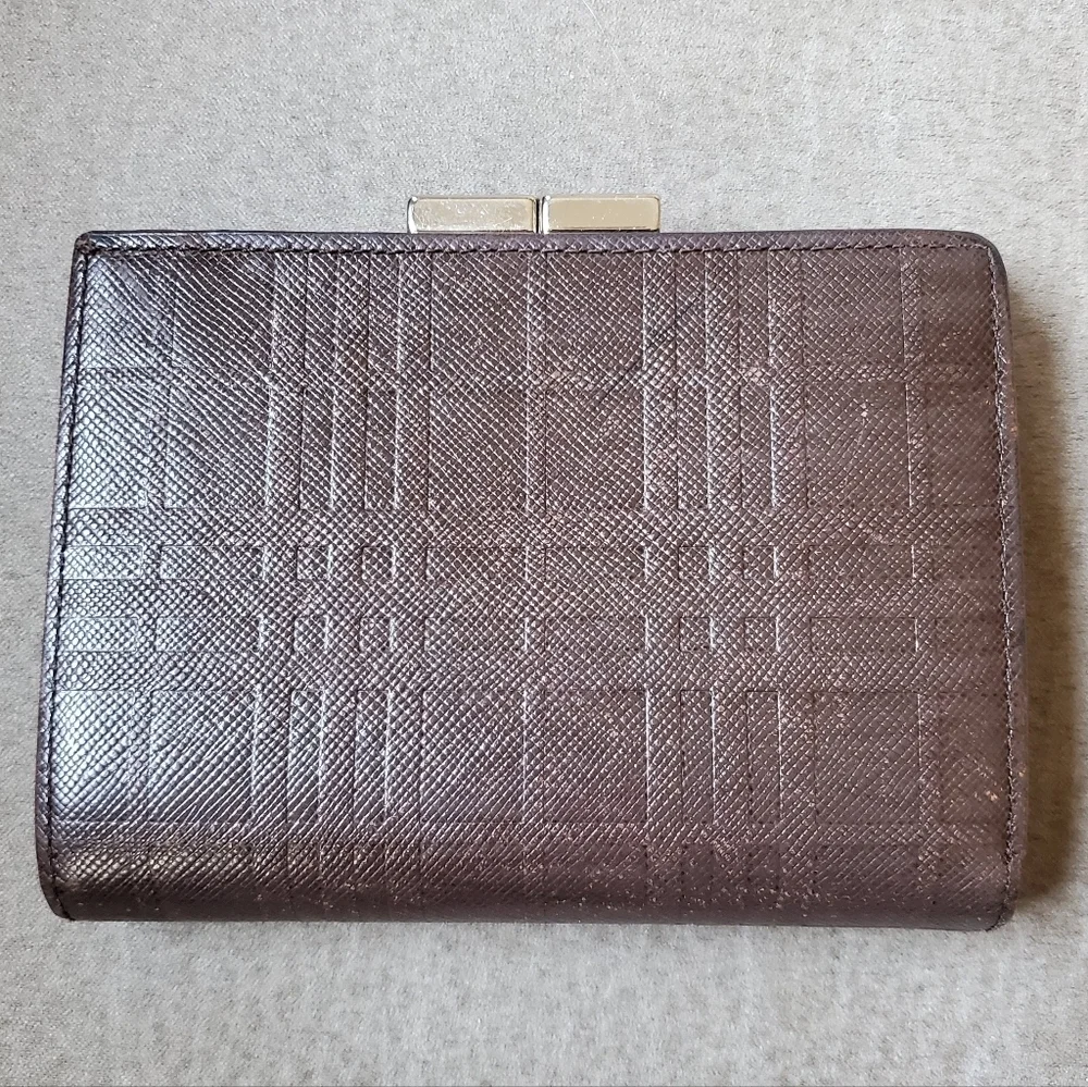 Burberry Tri-fold Wallet Dark Brown Leather Embossed Check With Kiss Lock - Picture 3 of 12